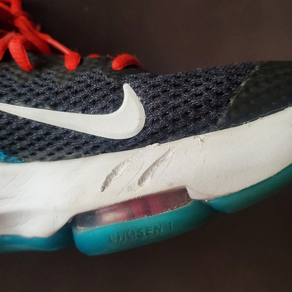 Nike LeBron Witness 4 sneakers main image 9